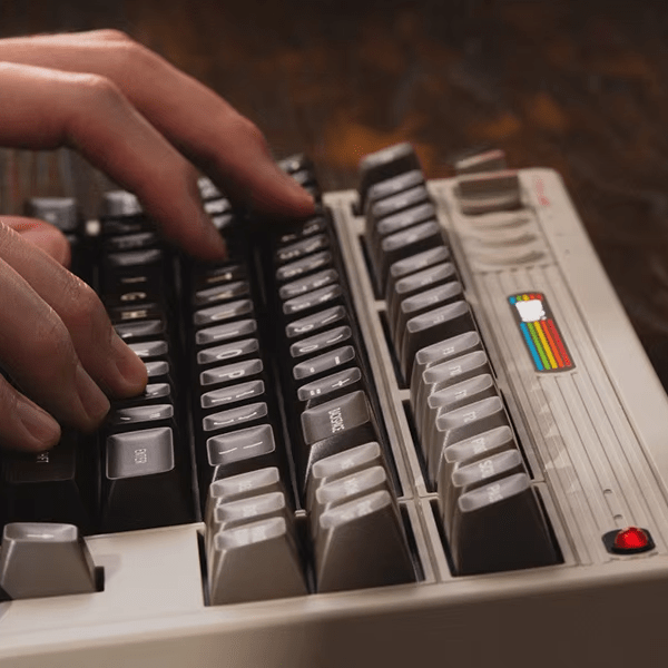 8BitDo Retro87 - C64 Edition - DreamScapeGear